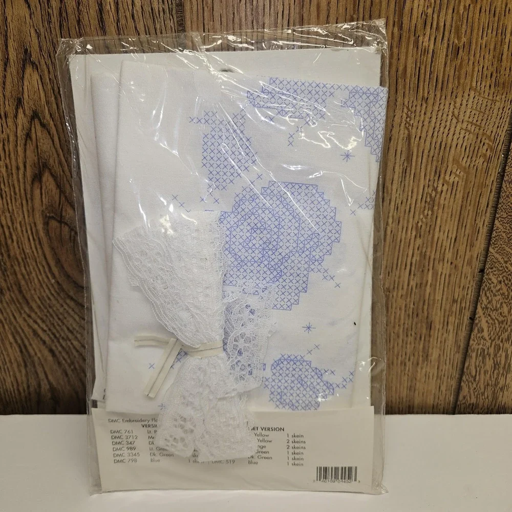 Vintage Bucilla Heart of Roses Dresser Scarf Stamped Cross Stitch Kit‎ 64452